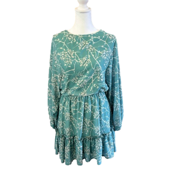 Flying Tomato Dresses & Skirts - Flying Tomato long sleeve Mini dress w/ruffled skirt line, sinched waist size S